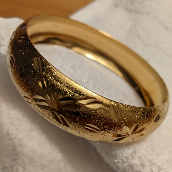 Beautiful Bangle - Picture 8 of 12